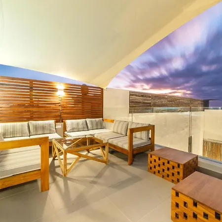 One Bay Residence Unit 15 - Penthouse With Private Roof Top, Jacuzzi And Sea View Grand Baie Exterior foto