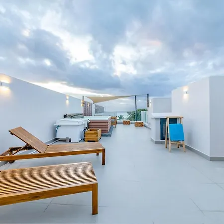 One Bay Residence Unit 15 - Penthouse With Private Roof Top, Jacuzzi And Sea View Grand Baie Exterior foto