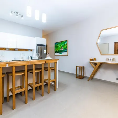 One Bay Residence Unit 15 - Penthouse With Private Roof Top, Jacuzzi And Sea View Grand Baie Exterior foto