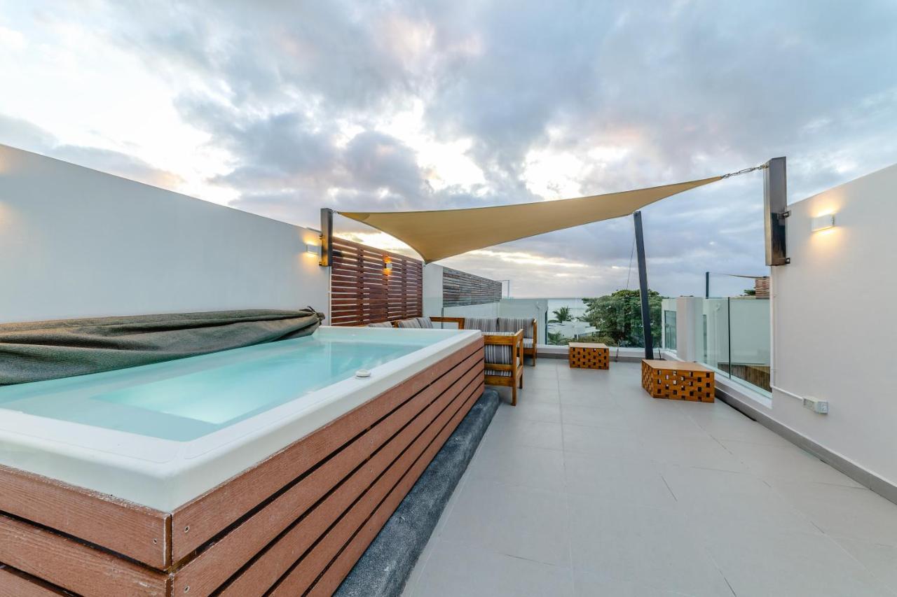 Apartment One Bay Unit 15 - Penthouse With Private Roof Top, Jacuzzi And Sea View