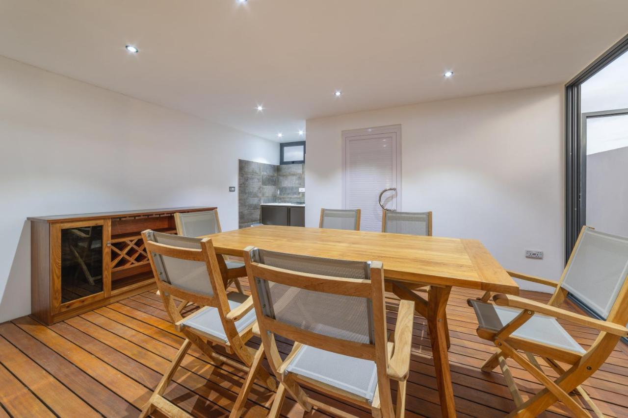 One Bay Unit 15 - Penthouse With Private Roof Top, Jacuzzi And Sea View