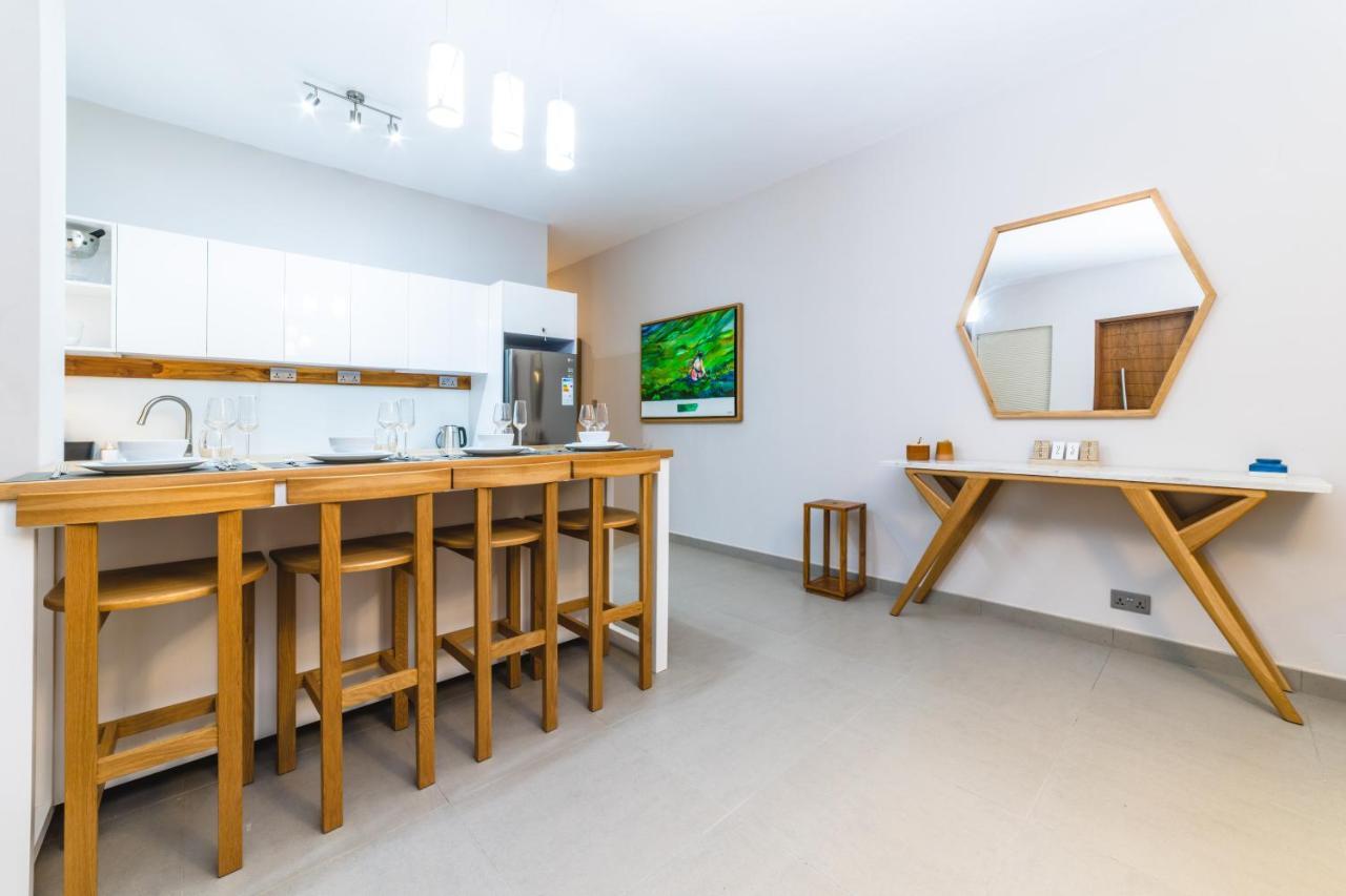 Apartment One Bay Unit 15 - Penthouse With Private Roof Top, Jacuzzi And Sea View Grand Baie